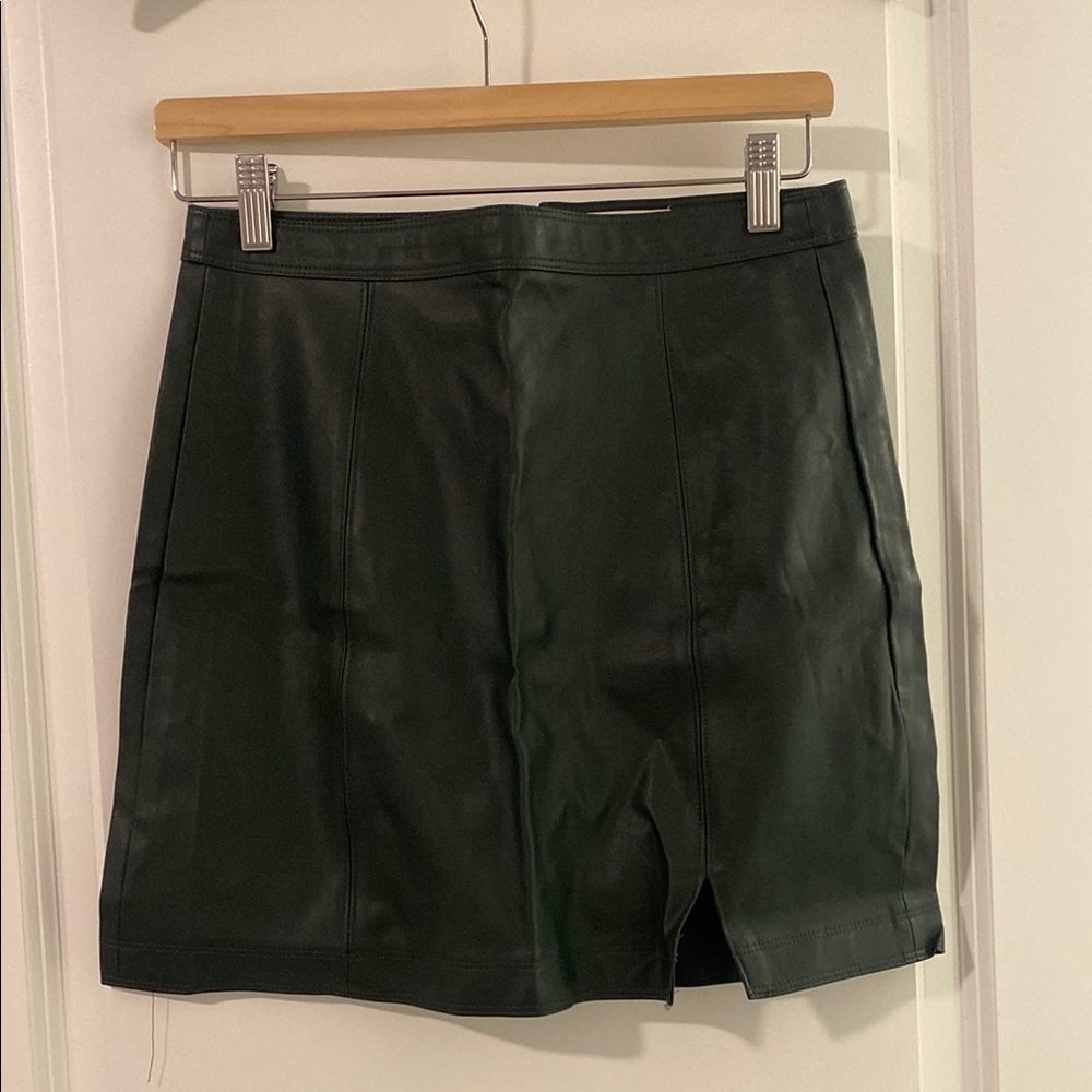 Altar'd State Black and Green High-Waisted Skorts